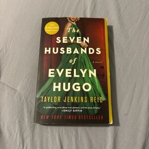 Barnes & Noble The Seven Husbands of Evelyn Hugo - Green and Yellow Cover